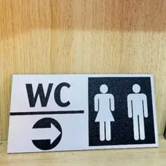 [HOẢ TỐC] Bảng wc nam nữ chất liệu alu bạc xước in uv có sẵn keo dính mặt sau, thiết kế và in mẫu theo yêu cầu