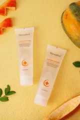 Sữa rửa mặt  Enzyme Cleanser Pharmaform loại sạch lớp trang điểm, bụi bẩn và bã nhờn không khô da 150ml