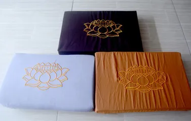 Miếng Quỳ Lạy Phật, Nệm Êm Mát, Không Đau Đầu Gối  -  SHOP PHẬT GIÁO DƯƠNG KHOA
