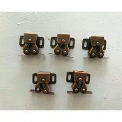 Chốt sập cánh tủ hàng loại 1