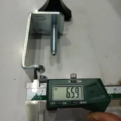 kẹp bàn ốc m10 dày 5mm tháo máy tay vặn nhựa hàng mới