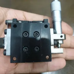 bàn trượt tinh chỉnh một trục 40x40 dùng panme 0.01 mm ray con lăn độ chính xác cao hành trình 13mm có vạch