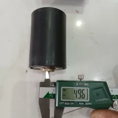 con lăn vỏ nhựa trục 17 vòng bi 6007 lỗ ốc M6 có trục vát chống xoay băng tải, ép vật liệu