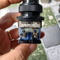 công tắc khóa tháo máy 1 NC 1 NO