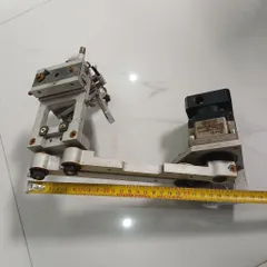 cụm tay gắp đặt xi lanh kẹp xoay kèm hộp số giảm tốc 1/10 step 57 tháo máy