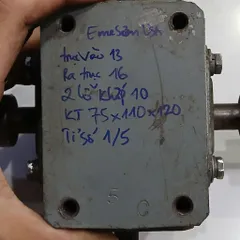 [emerson USA] hộp số giảm tốc kèm 2 khớp nối tỉ lệ 1/5 bánh răng trục vít
