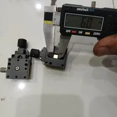 Dịch chỉnh mang cá vít me cơ đai đồng thau vuông 25mm có khóa hành trình 10mm