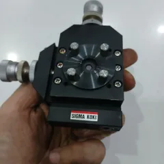 bàn chỉnh xy nghiêng Sigma koki tia laser độ chính xác siêu cao 1 micromet