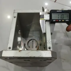hộp nhôm có lỗ dày 11mm rãnh hạt đậu chỉnh góc xoay chế đầu tiện phay chống tâm
