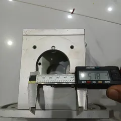 hộp nhôm có lỗ dày 11mm rãnh hạt đậu chỉnh góc xoay chế đầu tiện phay chống tâm
