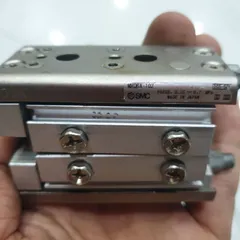 cặp xi lanh SMC MXQ ray trượt thép chế trụ hàn cell pin 18650