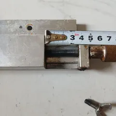 bộ trượt nhôm mang cá tháo máy có tay vặn và khóa vị trí vít me cơ