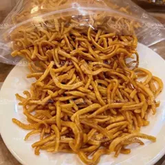 quẩy giòn handmade tẩm vị mặn ngọt hơi cay nhẹ ăn vặt thơm ngon, càng ăn càng cuốn