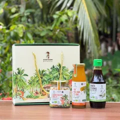 Hộp quà gia vị hữu cơ Sokfarm (Mật cô đặc 250g + Nước tương 200ml + Đường 150g).