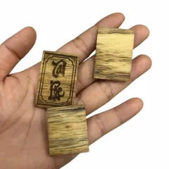 Miếng trầm bỏ ví Tài Lộc và Bình An, chất liệu trầm tốc già.
