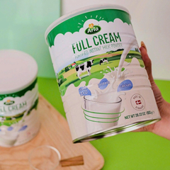 (Hàng nhập khẩu) Sữa bột nguyên kem Arla Full Cream cho bé trên 1 tuổi và người lớn