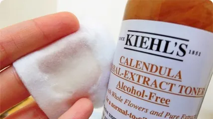 Nước hoa hồng Kiehl's Calendula Herbal Extract Alcohol-Free 250ml - Toner Duy Trì Cân Bằng Da Dầu, Hỗ Trợ Giảm Mụn, Dịu Nhẹ, Thiên Nhiên