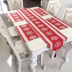 Bộ 5 tấm trải bàn ăn Giáng Sinh cao cấp với họa tiết người tuyết, bông tuyết và hoa đỏ - Trang trí tiệc Giáng Sinh ấm cúng