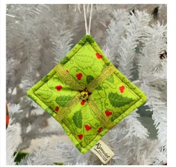 Set 6 phụ kiện trang trí Noel handmade Kymviet - Cây thông, sao, lót cốc, chuông, bánh donut và tất vớ - Tô điểm không gian Giáng sinh sắc màu
