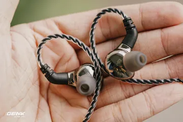 Tai Nghe In-Ear Blon BL-03 Housing Kim Loại Có Mic - Âm Thanh Siêu Đỉnh, Thiết Kế Thông Minh, Chất Lượng Cao, Thích Hợp Nghe Nhạc Ngày Nay