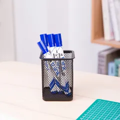 Bút Dạ Bảng Deli Hộp 12 Chiếc EU00130/EU00630 - Bút Viết Màu Xanh Đen Đỏ Chất Liệu PP, An Toàn Không Độc Hại, Tiện Dụng Cho Dùng Hàng Ngày