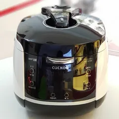 Nồi Cơm Điện Cao Tần Cuckoo 1.8L CRP-HMF1070SB - Công Nghệ Nấu Nhanh, Tự Động Vệ Sinh, Sang Trọng Đen Trắng