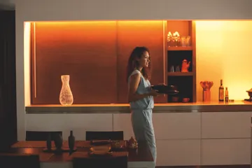 Bộ Đèn Led Dây Hue Lightstrip Plus V4 APR 2m - Đèn Trang Trí Thông Minh Nhiều Màu, Điều Khiển Từ Xa, Linh Hoạt Cho Không Gian Sống
