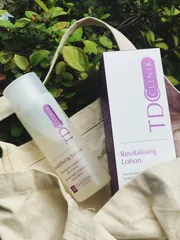 Lotion Cân Bằng Ẩm Săn Chắc Da Tegoder Revitalising 200ml - Dưỡng Da Mềm Mịn, Thẩm Thấu Nhanh, Hương Hoa Hồng Thoang Thoảng