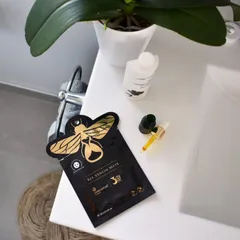 Mặt Nạ Dưỡng Da Chiết Xuất Nọc Ong Living Nature - Bee Venom Mask Tăng Cường Collagen, Căng Mịn Da, Phục Hồi Tươi Trẻ 20ml