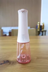 Máy tăm nước cầm tay Roaman W10 - Làm sạch răng miệng hiệu quả với 5 chế độ và 4 đầu tăm tiện dụng, thiết kế nhỏ gọn, sạc USB.