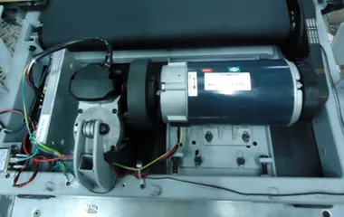 Máy Chạy Bộ Điện Đơn Năng TiTan JS-125204 - Khung Sườn Thép Chắc Chắn, Tải Trọng 150Kg, Tùy Chỉnh Độ Nghiêng, Màn Hình LED Rõ Ràng