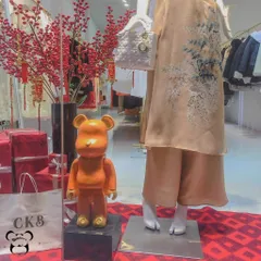 Gấu Bearbrick 50cm Tai Vàng - Đồ Trang Trí Nhà Cửa Thời Thượng Chất Liệu Cao Cấp, Chống Va Đập và Nước