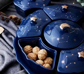 Khay Sứ Xoay 360 Độ Hoa Tiết Trăng Sao - Khay Đựng Bánh Kẹo Cao Cấp, Thiết Kế Đẹp, Chịu Lực Tốt, Bảo Quản Thực Phẩm Hợp Vệ Sinh