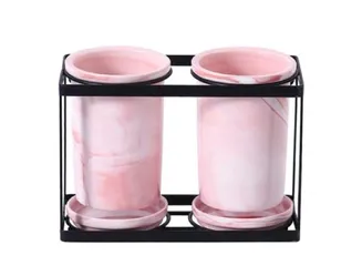 Set ống đựng đũa sứ hồng cao cấp kèm kệ gỗ và khay hứng nước - Dụng cụ nhà bếp đẹp mắt, sang trọng