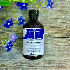 Dầu Gội Davines Rebalancing 250ml - Làm Sạch Tóc & Cân Bằng Dầu Nhờn, Giảm Ngứa Ngáy, Dùng Cho Mọi Loại Tóc