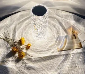 Đèn Ngủ Pha Lê Cảm Biến Hình Hoa Hồng - Điều Khiển Từ Xa 16 Màu Sắc, Ánh Sáng Dịu Nhẹ Cho Phòng Ngủ Lãng Mạn