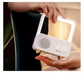 Loa Bluetooth 3 in 1 Onefire - Kết Hợp Đồng Hồ và Đèn Ngủ Kiểu Cổ Điển - Thiết Kế Sang Trọng, Âm Thanh Sống Động