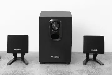 Loa Máy Tính Để Bàn Microlab M108 - Hệ Thống Âm Thanh 2.1, Công Suất 11W, Kết Nối Jack 3.5mm, Âm Thanh Rõ Ràng, Sống Động