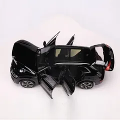 Mô hình xe ô tô Audi Q5L 2017 1:18 Dealer - Chi tiết sống động, mở cửa, mẫu xe sang đẹp mắt cho tín đồ sưu tập.