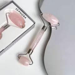 Thanh lăn massage mặt Sephora Rose Quartz Facial Roller - Giảm bọng mắt, làm săn chắc da, hỗ trợ hấp thụ dưỡng chất cho làn da tươi trẻ.