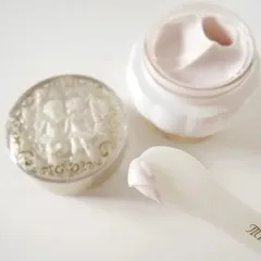 Kem Dưỡng Nâng Tông Da Kanebo Milano Dress Up Cream 2023 - Dưỡng Ẩm, Chống Nắng SPF20/PA++, Cho Làn Da Rạng Rỡ, Tươi Sáng Tự Nhiên