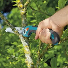 Cưa tay lưỡi gập 200P Gardena 08743-20 - Máy cưa thép chống gỉ sắc bén, dễ mang theo, phù hợp cho công việc cắt chỉnh sửa trong vườn.