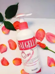Dung Dịch Vệ Sinh Bé Gái Saugella Girl 200ml - Chăm Sóc Vùng Kín, Duy Trì Cân Bằng pH, Ngăn Ngừa Vi Khuẩn Tự Nhiên, An Toàn Cho Da Nhạy Cảm