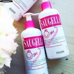 Dung Dịch Vệ Sinh Bé Gái Saugella Girl 200ml - Chăm Sóc Vùng Kín, Duy Trì Cân Bằng pH, Ngăn Ngừa Vi Khuẩn Tự Nhiên, An Toàn Cho Da Nhạy Cảm