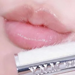 Son Dưỡng Ynm Natural Melting Honey Lip Balm 3G - Không Màu Lỗi Trắng