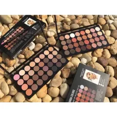 PHẤN MẮT 32 ô SIVANNA COLORS màu 01