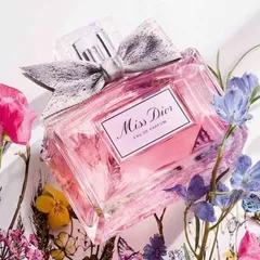 Nước hoa Miss Dior EDP 2021 Mini 5ml - Hương hoa diên vĩ, hoa mẫu đơn quyến rũ, phong cách sang trọng - Quà tặng hoàn hảo cho phái nữ