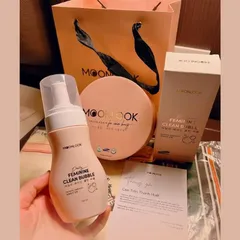 Dung Dịch Vệ Sinh Phụ Nữ Foam Quyến Rũ MoonLook Hàn Quốc 150ml - Giữ ẩm, Lưu hương Nước Hoa, Phù hợp cho Da Nhạy Cảm
