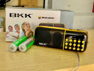 Loa Giảng Kinh Địa Tạng BKK 102 Tập - Thiết Bị Nghe Pháp Chất Lượng Cao với Thẻ Nhớ và Dây Sạc