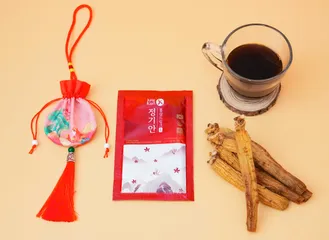 Nước Uống Hồng Sâm Jung Kian Premium - Giải Pháp Bổ Sung Sức Khỏe Từ Hồng Sâm 6 Năm Tuổi - 60 Gói X 50ml